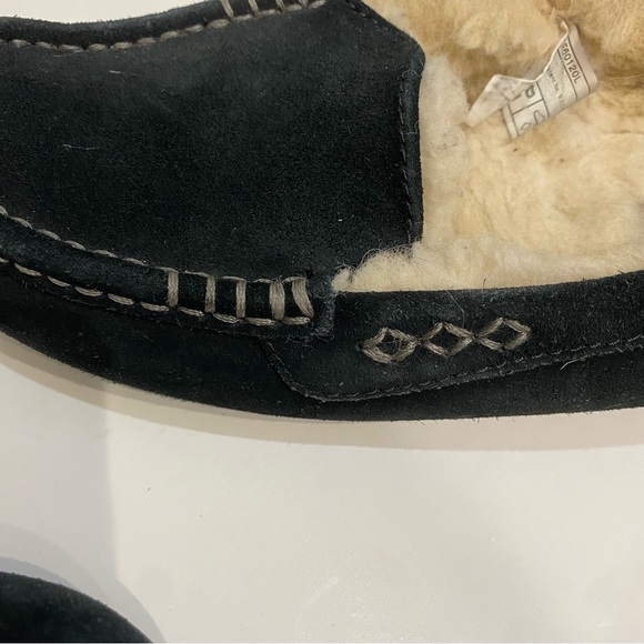 UGG Ansley Women’s 7.5 Black Suede Shearling Moccasin Slippers - Picture 9 of 10
